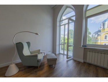 Rent 2-bedroom apartment in the prime center of Kyiv photo 3