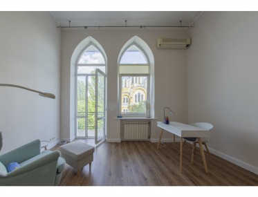 Rent 2-bedroom apartment in the prime center of Kyiv photo 2