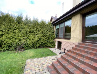 Rent a townhouse in the cottage town Zoloche near the Dnipro photo 4