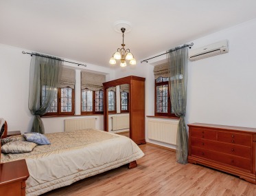 Rent 3-bedroom apartment photo 4