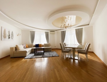 Reny 2-bedroom apartment in the center of Kyiv photo 1