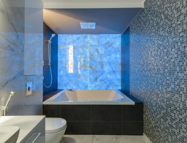 Luxury designer spacious apartment photo 3