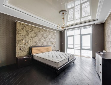 Luxury designer spacious apartment photo 4