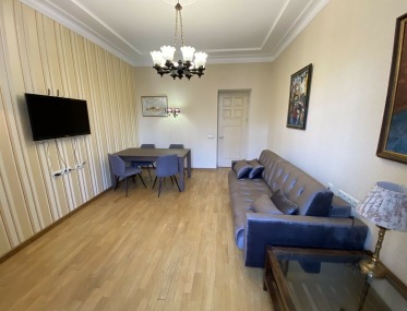 2-bedroom apartment in the historical center photo 2