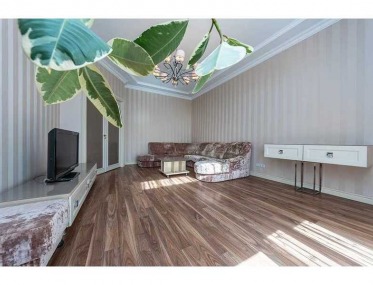 2 кімнатна квартирира на Шовковичній фото 3