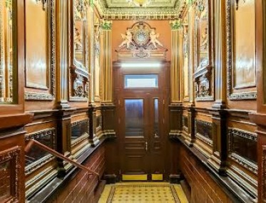 2-room apartment in the tsarist era house photo 3