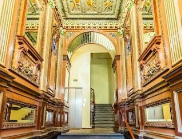 2-room apartment in the tsarist era house photo 2