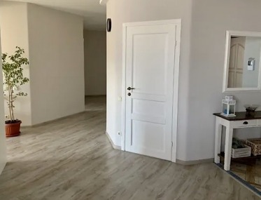 Sale big four room apartment with staning view photo 3