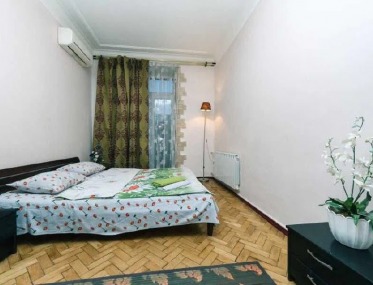 2-room apartment at Prorizna 4 photo 3