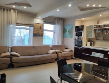 3-кімнатна квартира біля Палацу Спорту фото 1