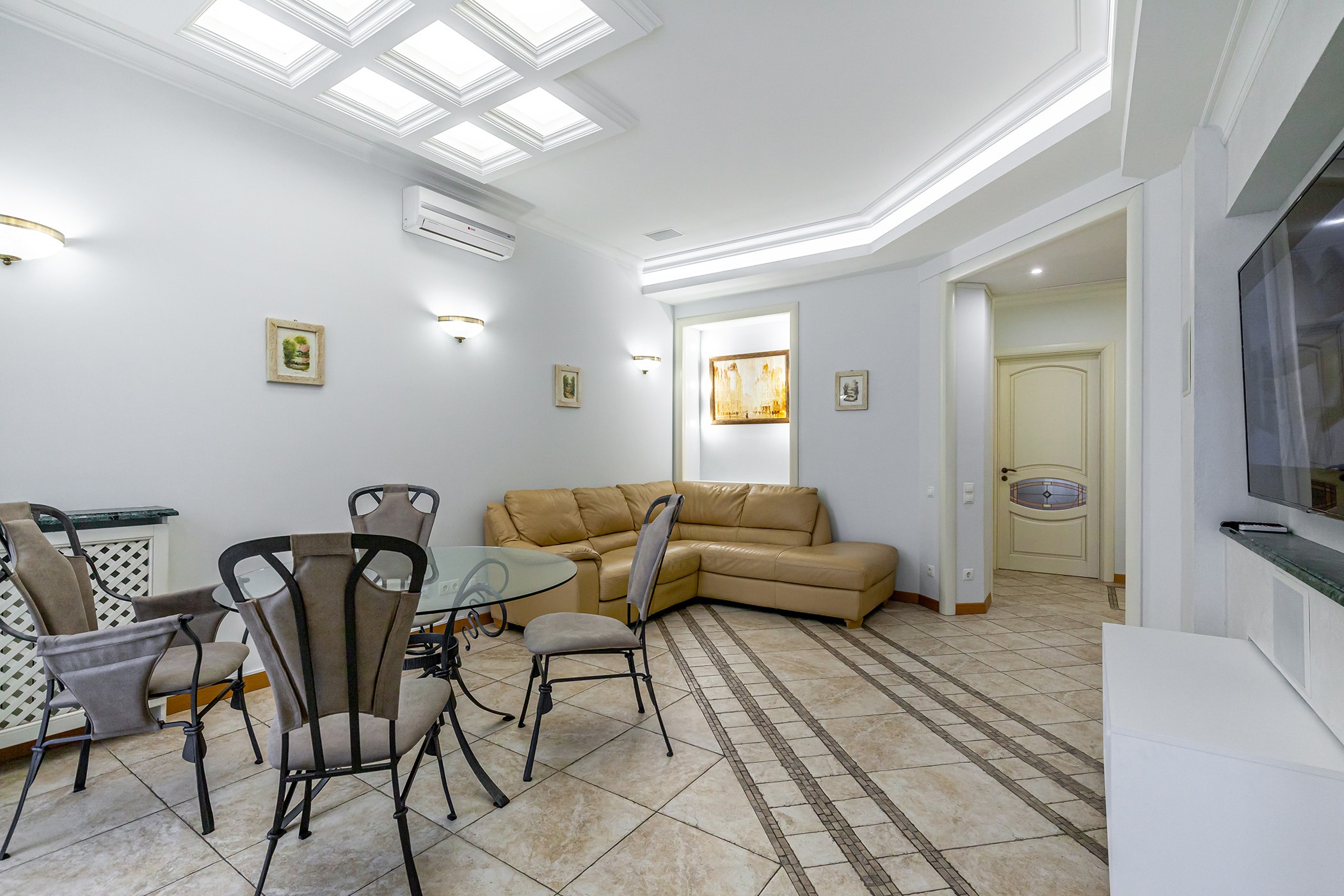 Rent out 4-room apartment. Киев, Франка, 22-24 — photo 3