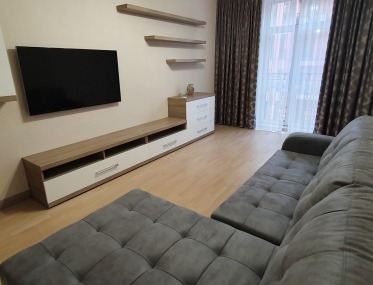 Stylish spacious 1-bedroom  apartment on Vozdvizhenka photo 1