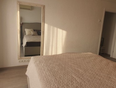 Sunny apartment in the quiet center of Kiev for rent photo 4