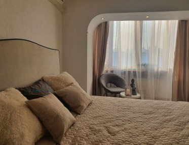 Sunny apartment in the quiet center of Kiev for rent photo 2