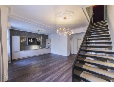 Дворівнева квартира в центрі Києва фото 4