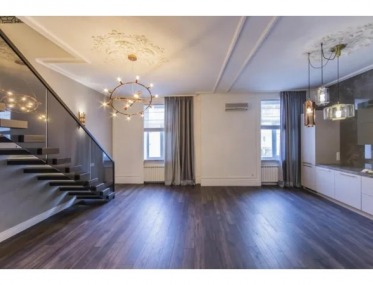 Дворівнева квартира в центрі Києва фото 1